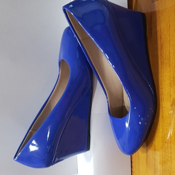 Forever Women's DORIS-22  Faux Leather; Mid Heel; Round Toe Wedge Pumps. Size 8 - Picture 5 of 9